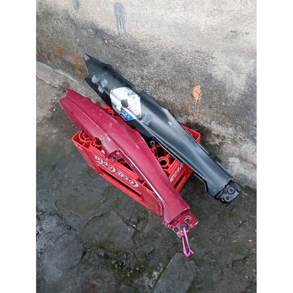 Cover body kanan F1ZR original 4US second