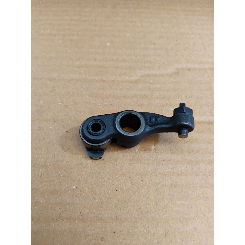 Rocker arm templar roller platuk klep Absolut / Blade 110 karbu bagian EX second ori lepasan