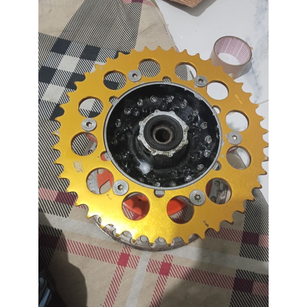 tromol belakang cr250r