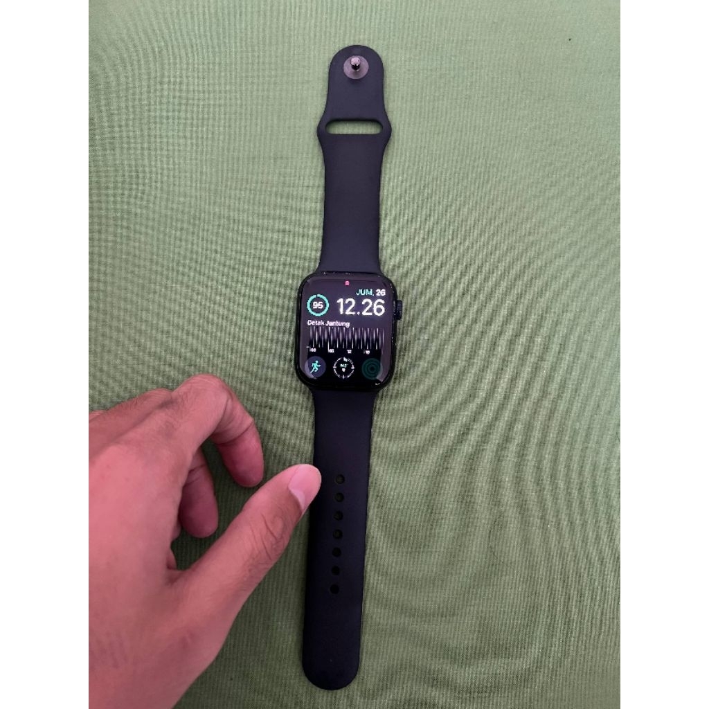 Apple Watch Series 8 || Preloved