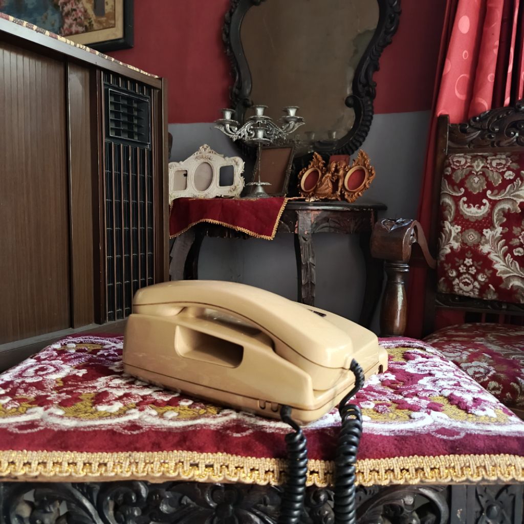Telepon kabel telpon rumah jadul antik vintage lawas kuno