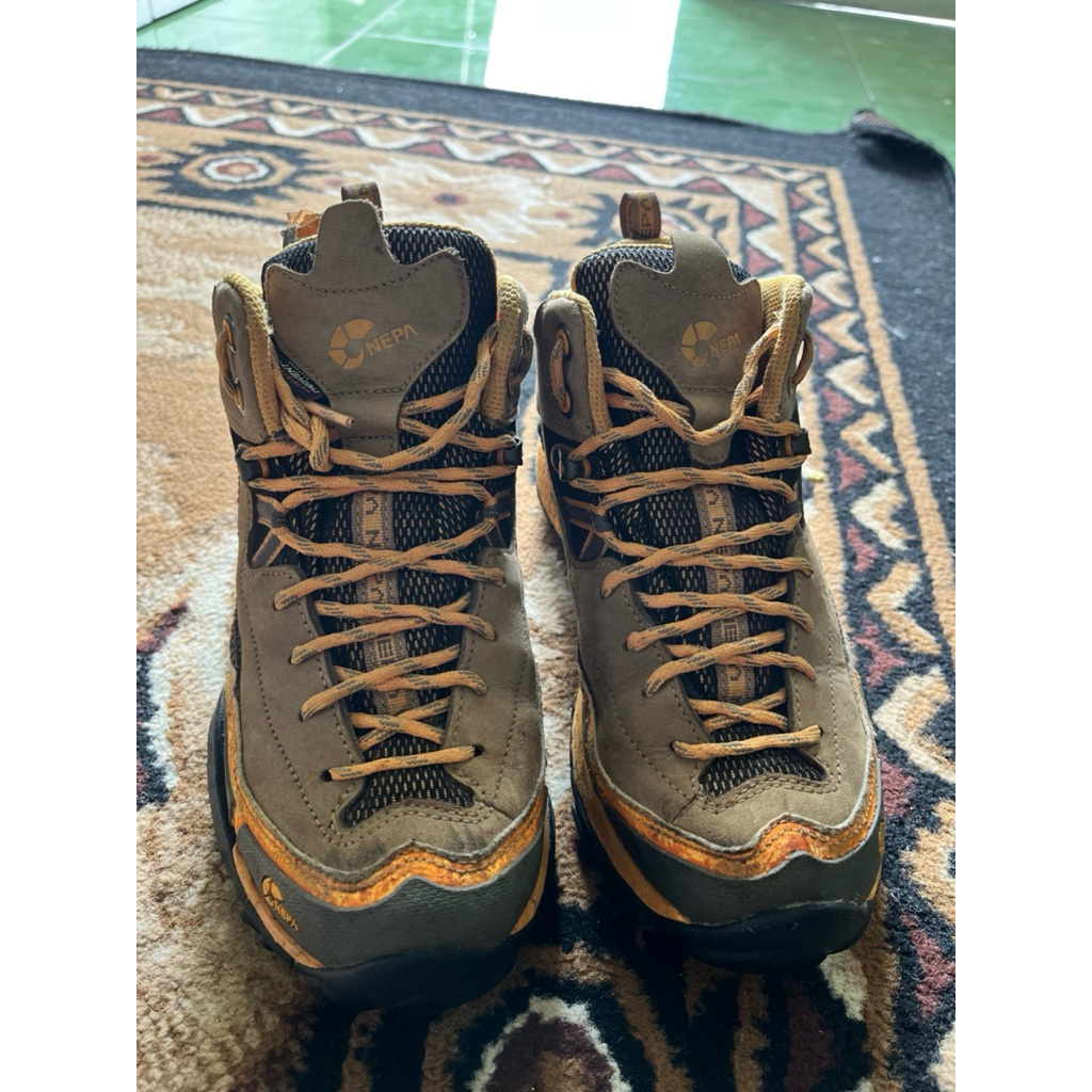SEPATU NEPA PL