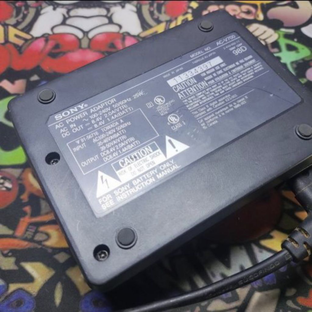 Charger Handycam Sony AC-V700