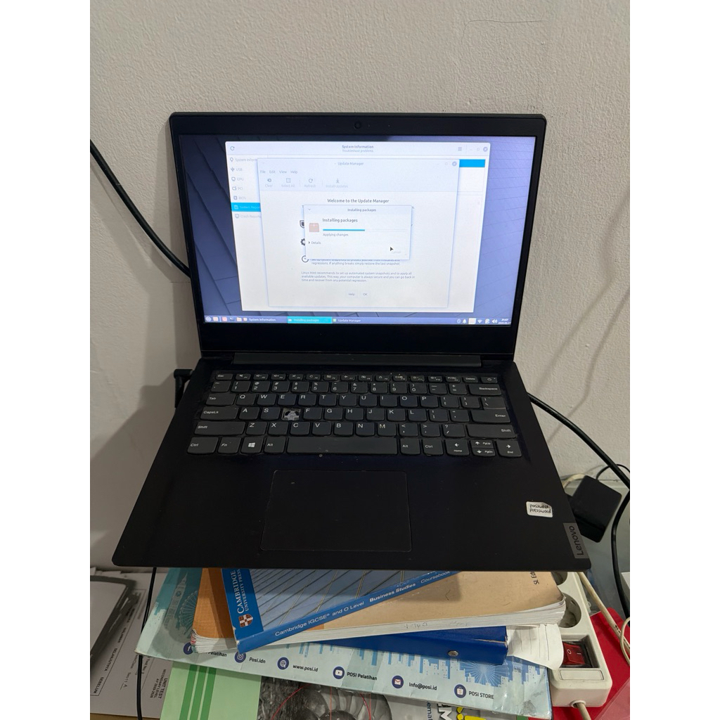 Laptop lenovo ideapad S145 8/1TB AMD A9 Linux mint