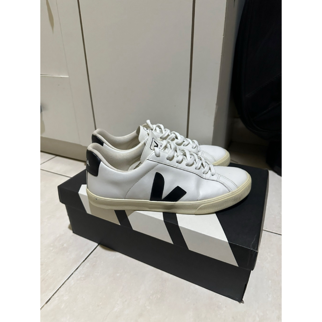 Veja Esplar Leather Size 42