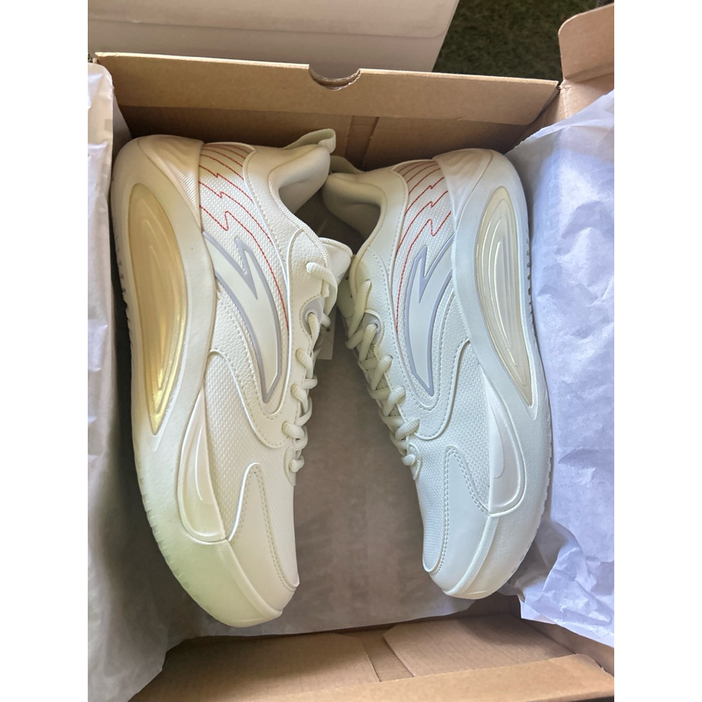 sepatu basket anta sz 43