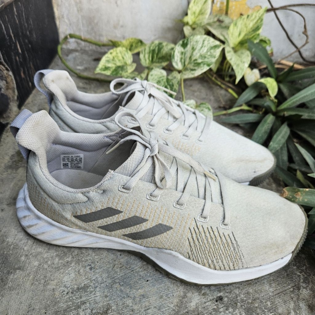 sepatu sneakers second adds bounc3 size 46(29,5cm)