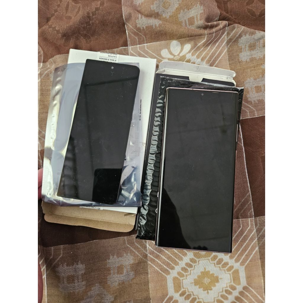 lcd z fold 5 minus