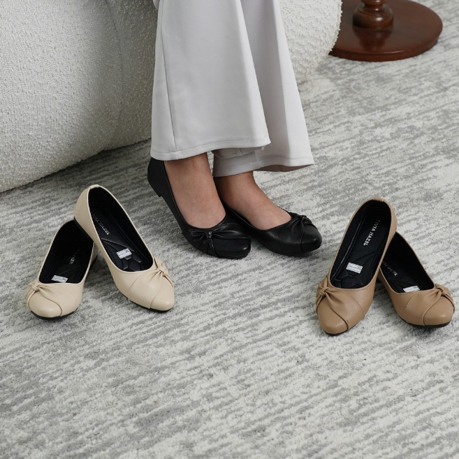 Flat Shoes Wanita HR50
