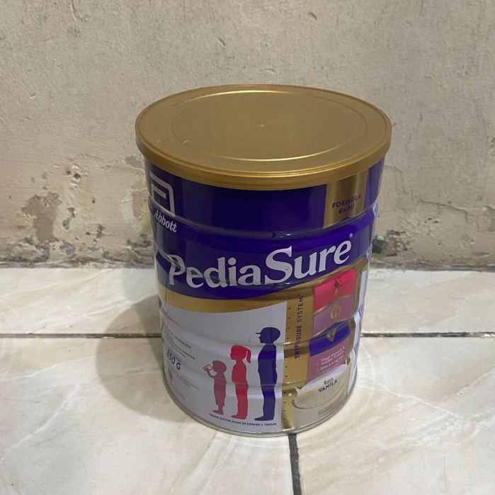 kaleng bekas pediasure 850gram tidak ada karatan dan sendok tergantung stock