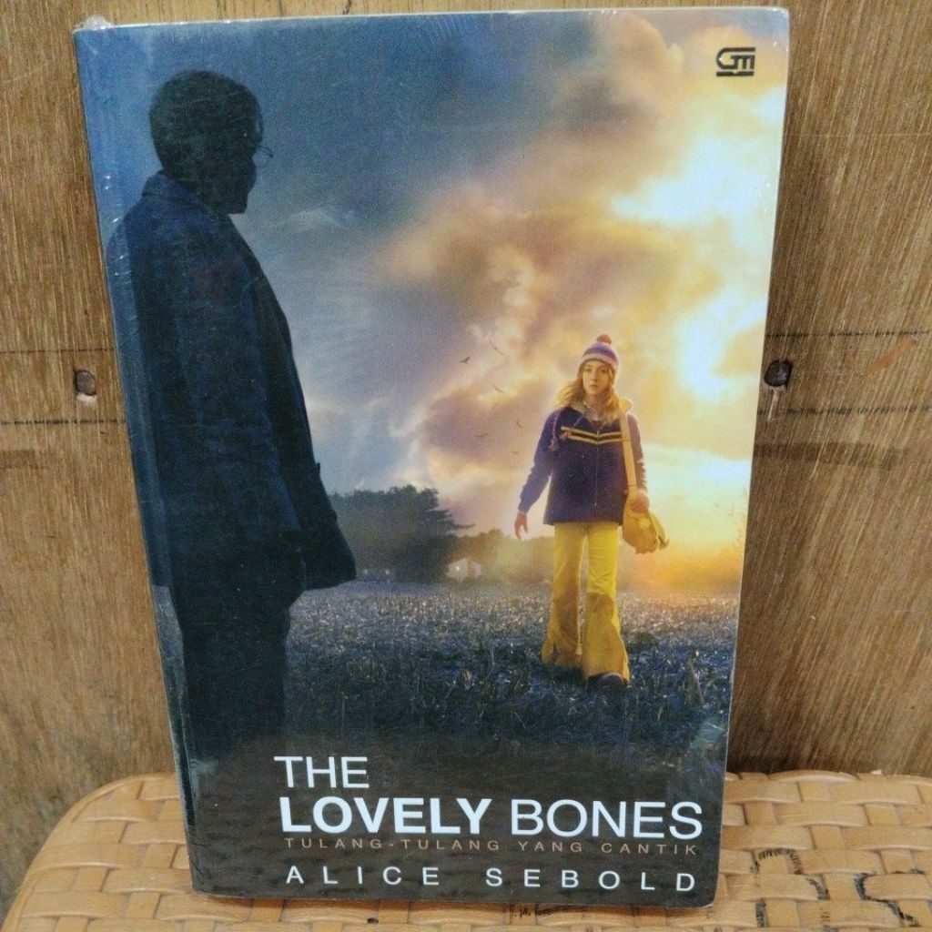 BUKU BARU STOK LAMA THE LOVELY BONES(TULANG-TULANG YANG CANTIK(ALICE SEBOLD)