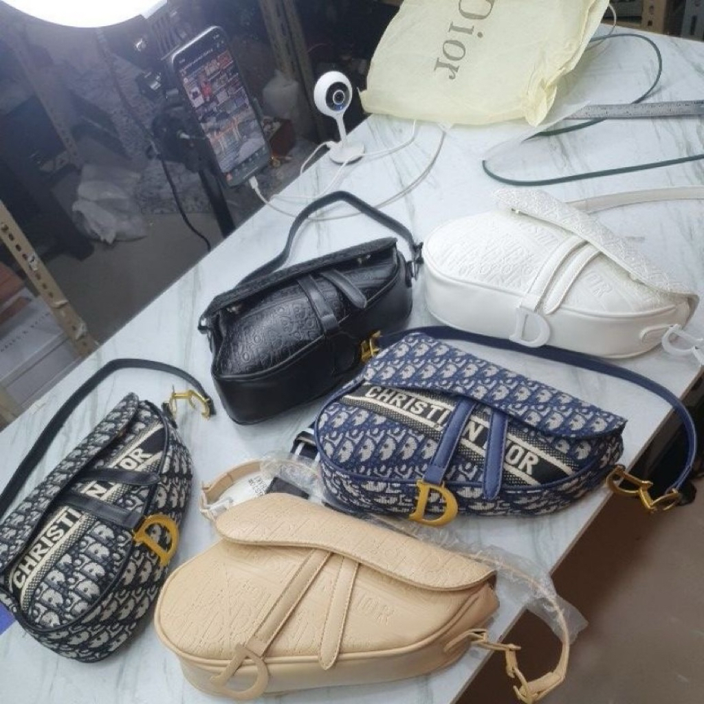 Tas Dior Saddle Hitam Preloved