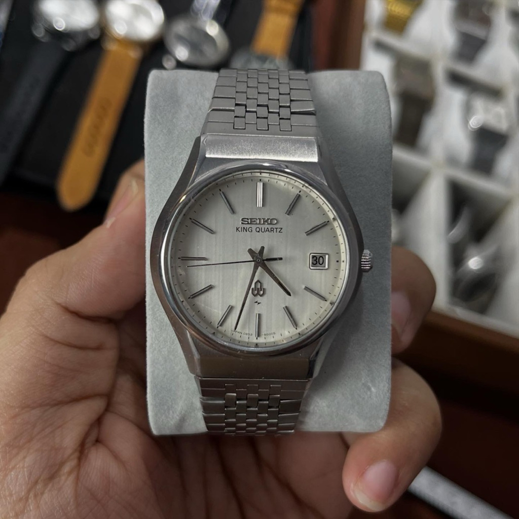 Seiko King Quartz Linen Dial Sunburst 0852 1975 (Collectible Item)
