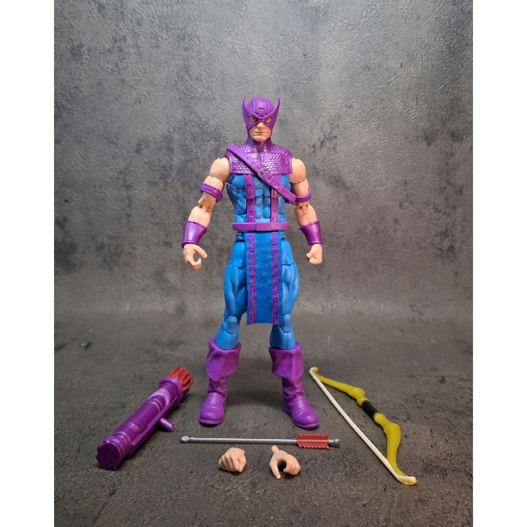 Marvel Legends Hawkeye Deluxe
