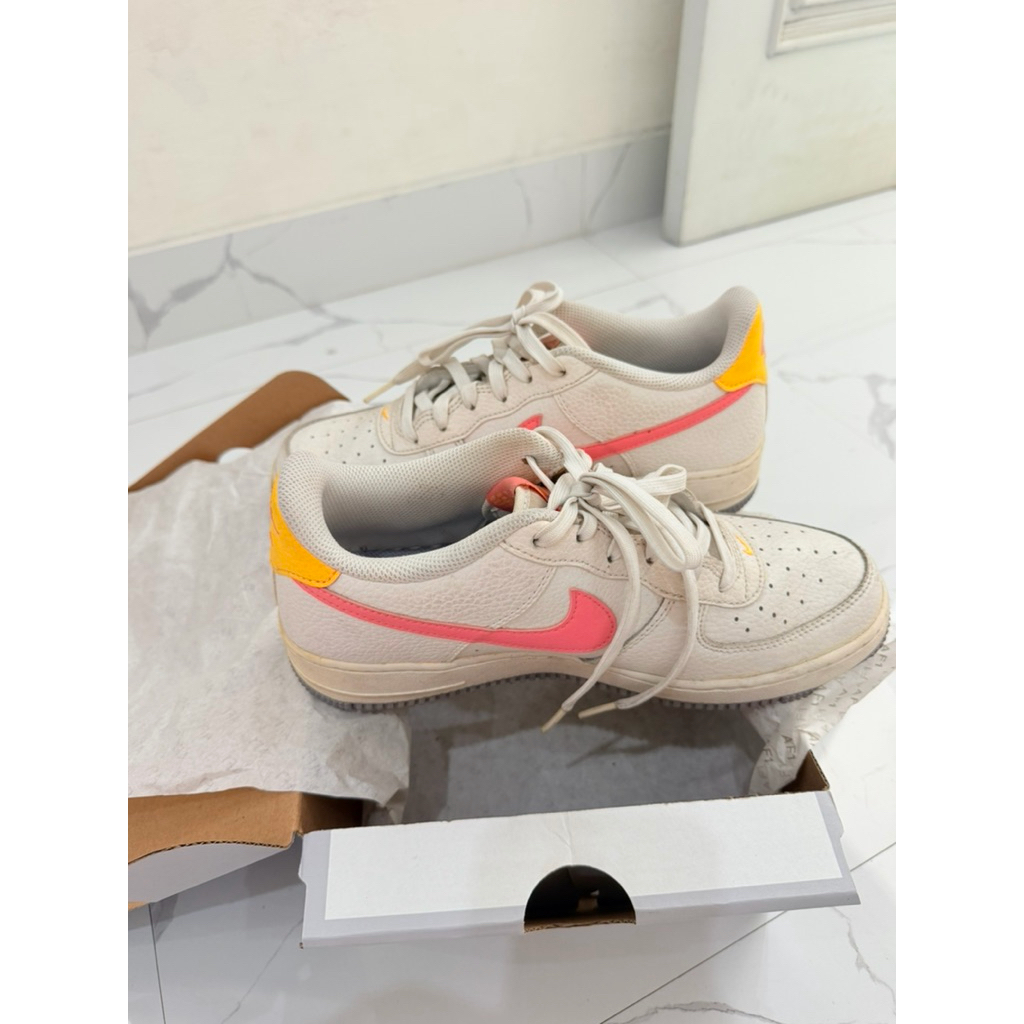 Sepatu Sneakers Wanita NIKE AIR FORCE 1 Box PL Yellow Pink