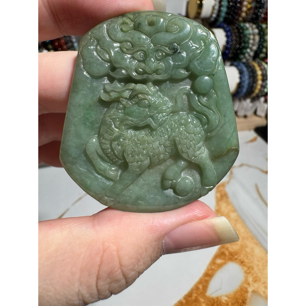 Liontin Giok Tea Green Qilin