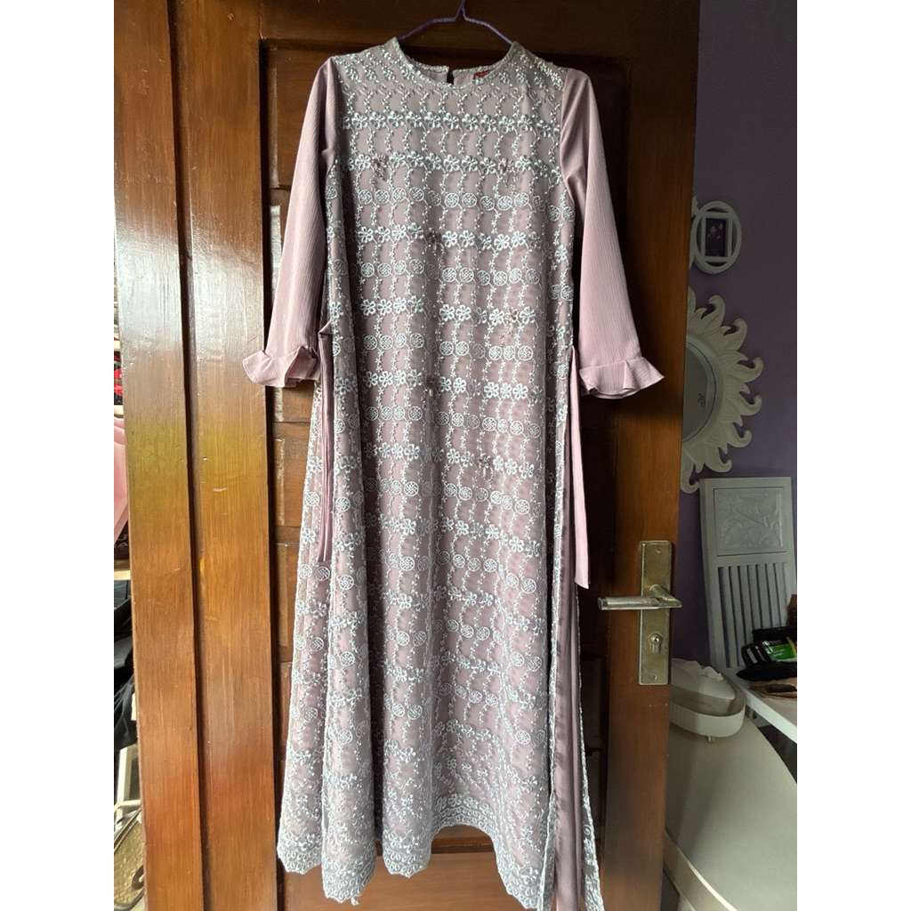 Ria Miranda Preloved size S