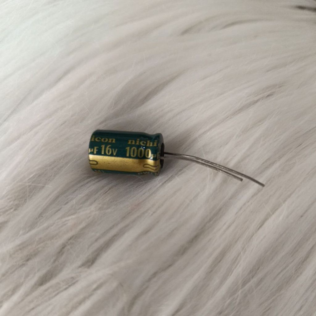 100 pcs elko kapasitor 1000uf 16v elco capasitor elco 1000 uf 16v