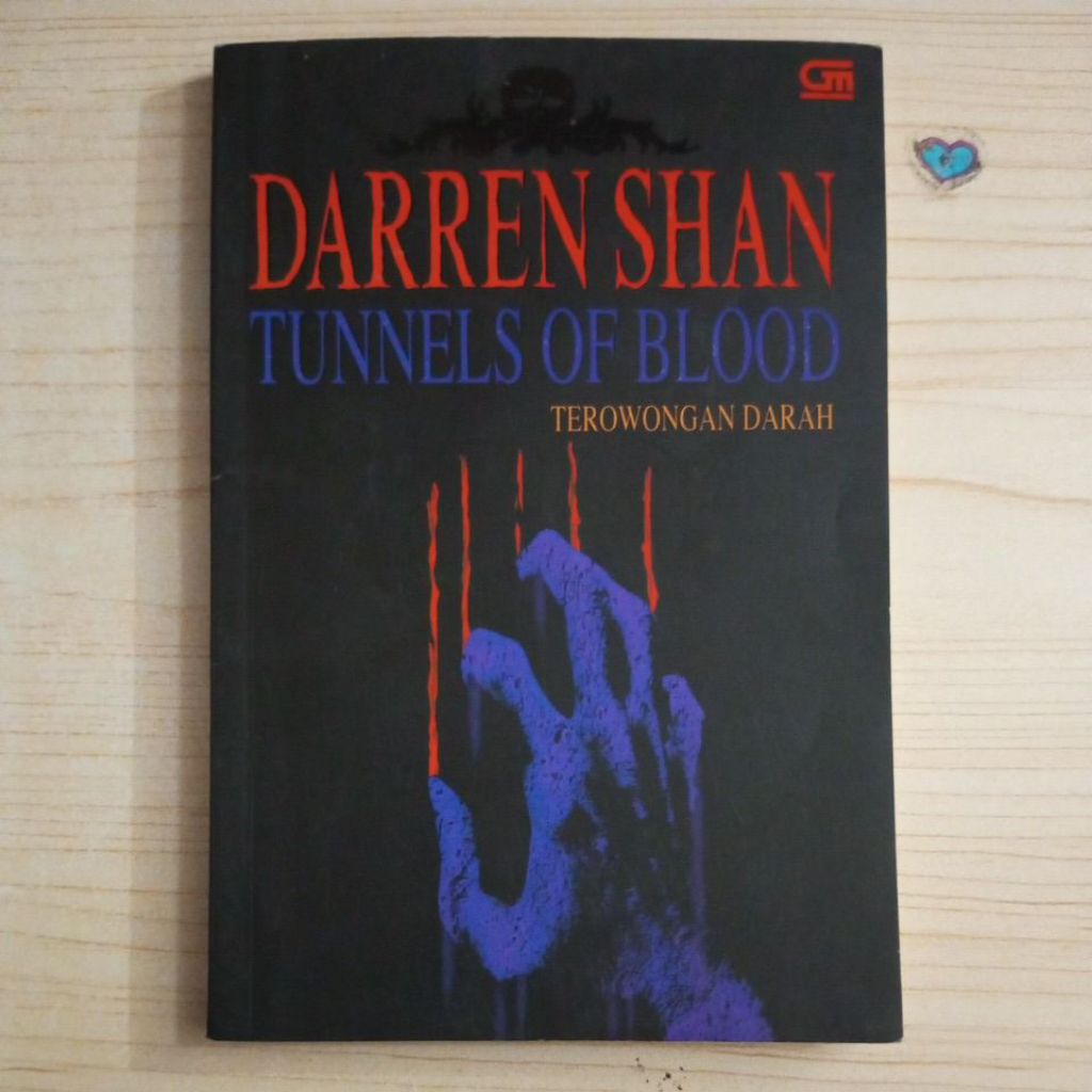 NOVEL TUNNELS OF BLOOD TEROWONGAN DARAH OLEH DARREN SHAN