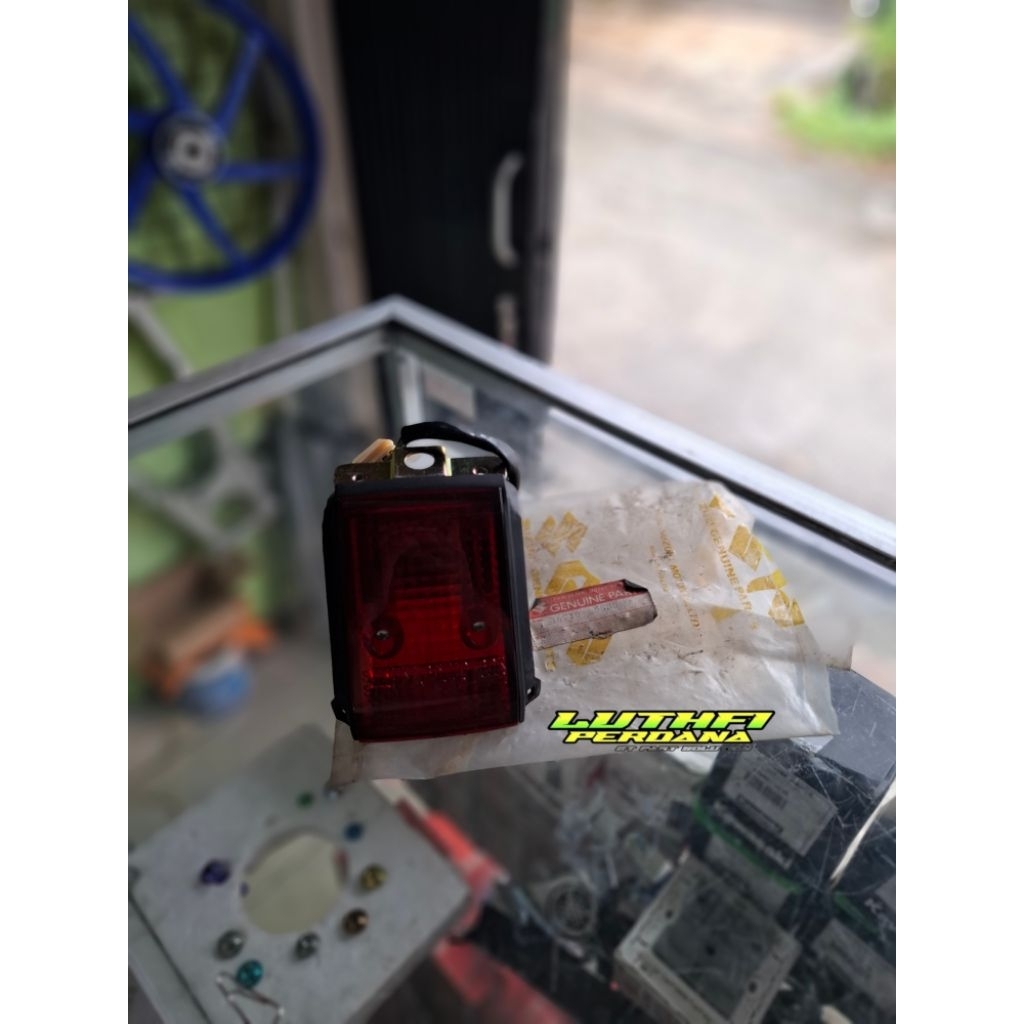 LAMPU BELAKANG SUZUKI SPRINTER ORIGINAL SUZUKI