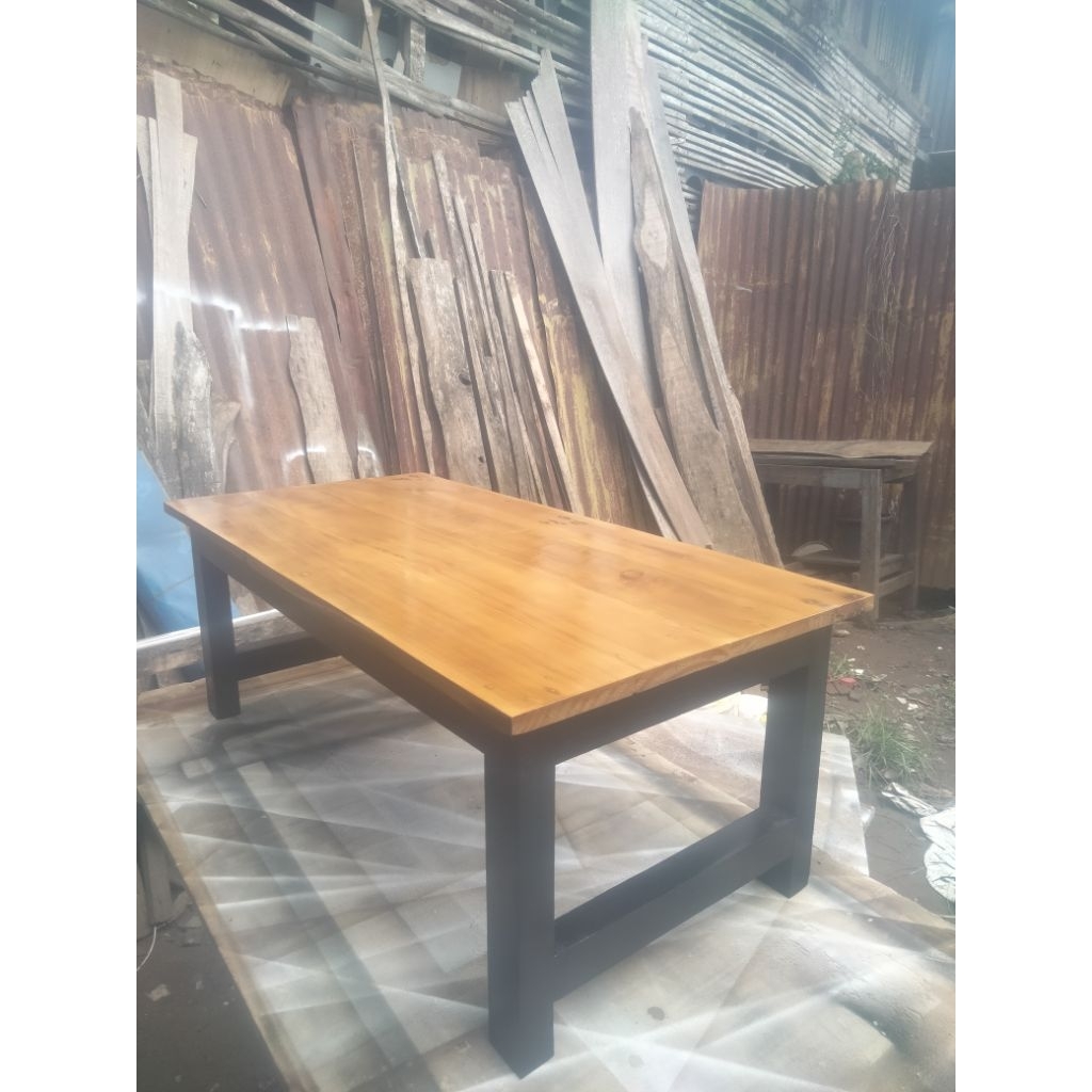 Meja lesehan Kayu Jati Belanda
