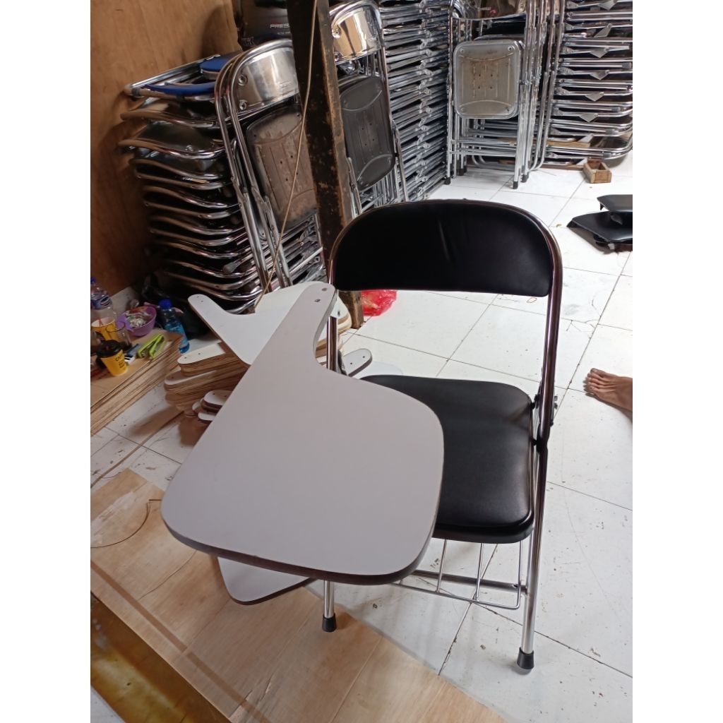 kursi belajar Chitose dan futura