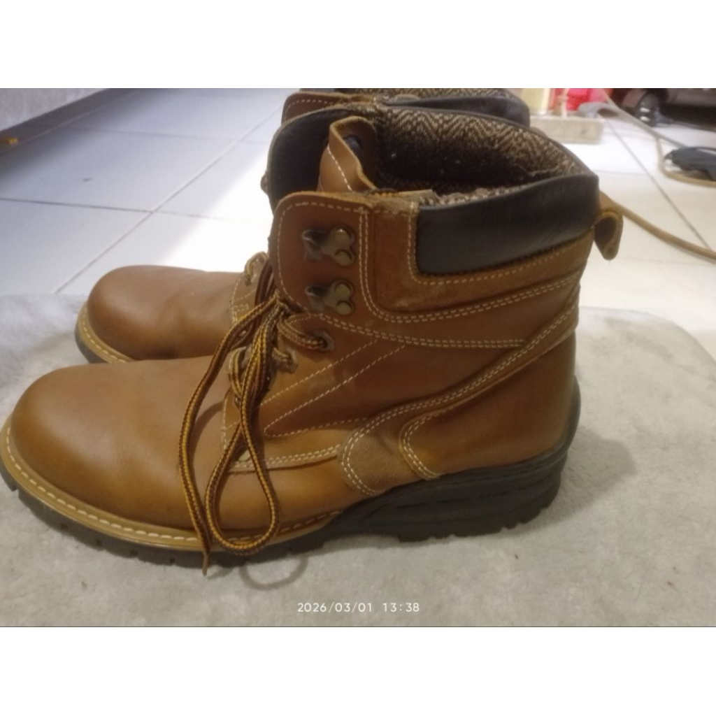 sepatu boots camel active