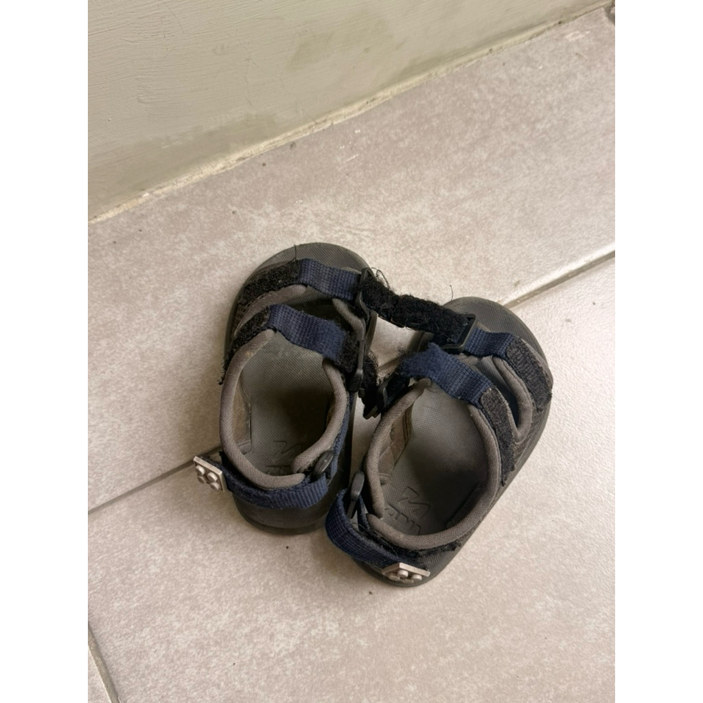 PRELOVED Sandal Zuma Anak