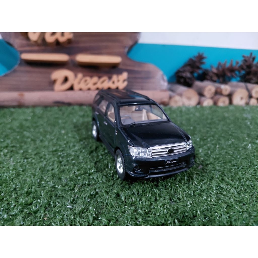 Diecast Miniatur Toyota Fortuner junk skala 1:43