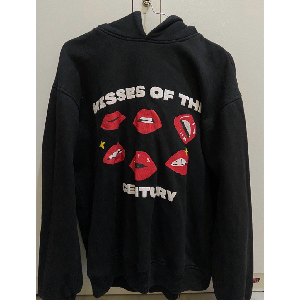 HOODIE KISSES OF THE CENTURY RIDEORDYEJKT