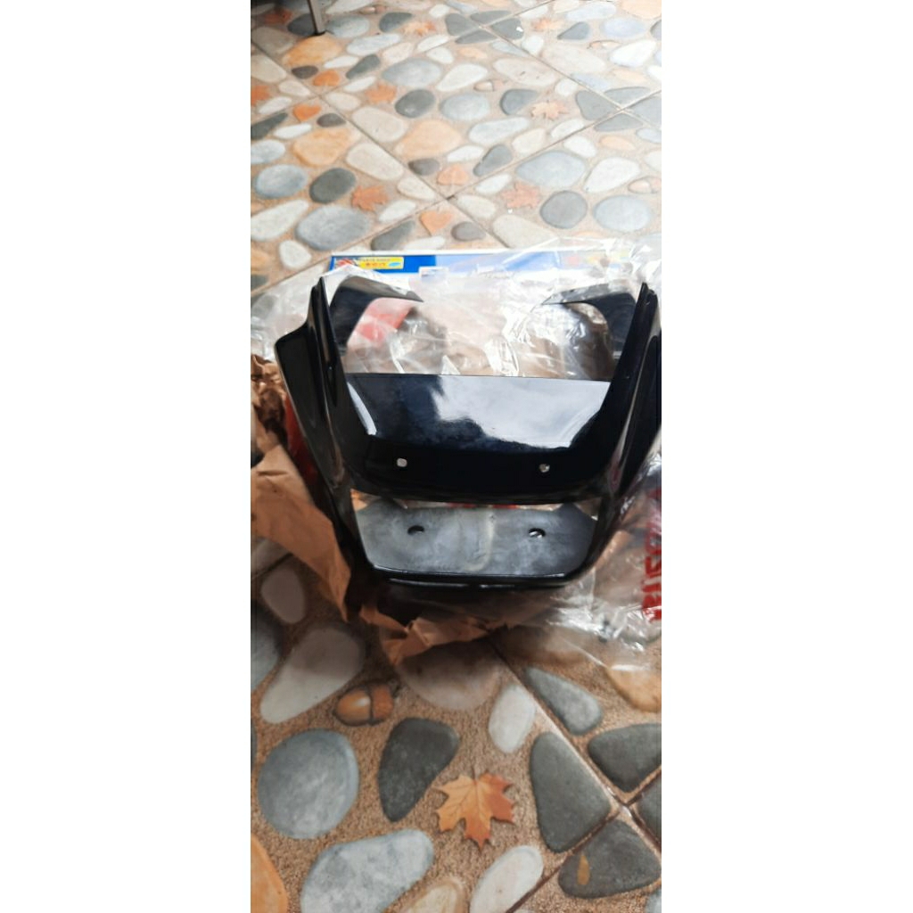 Legshield lampu depan krodong lampu depan suzuki RGR 150 jumbo warna hitam asli suzuki SGP