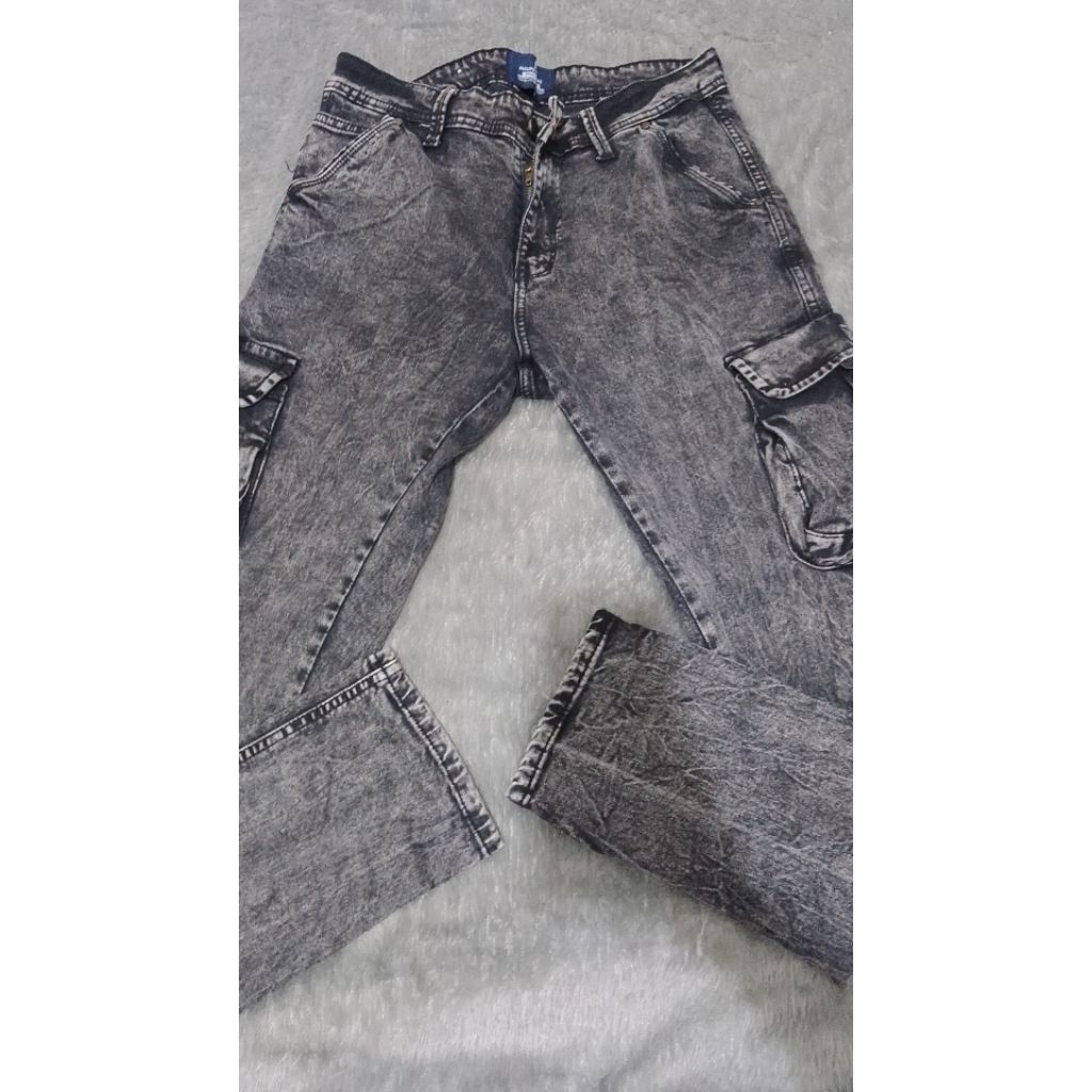 PL Celana Cargo Laki UK 31 WhiteBlack