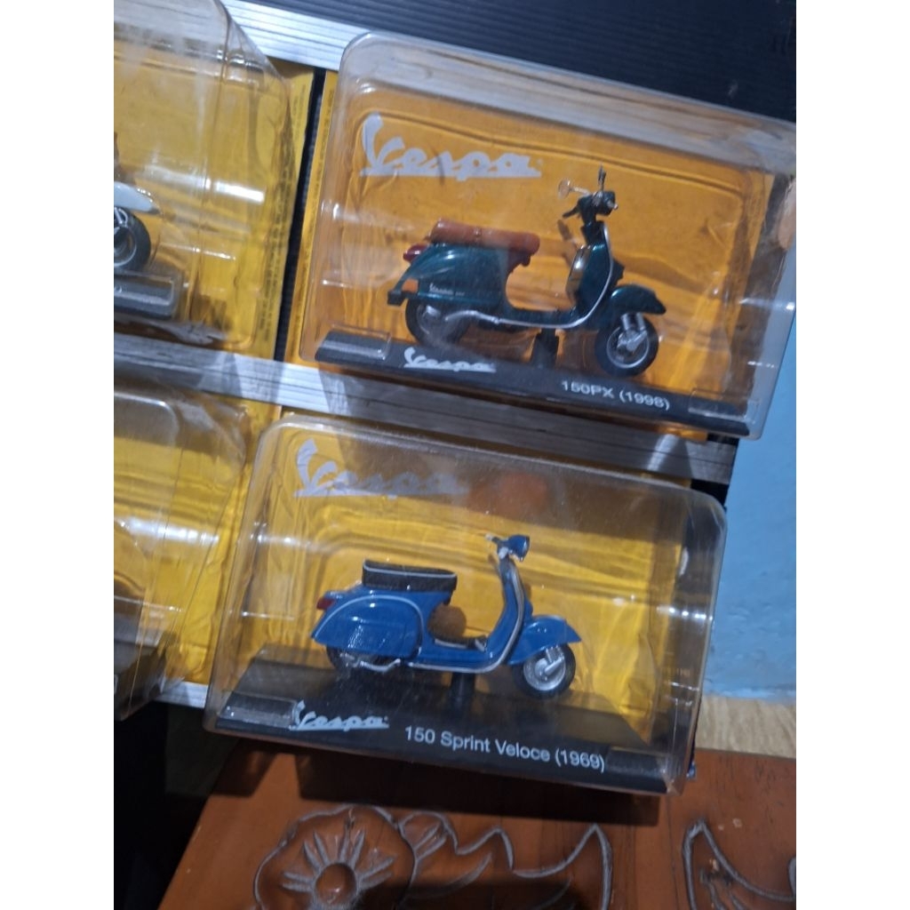 diecast vespa sprint veloce