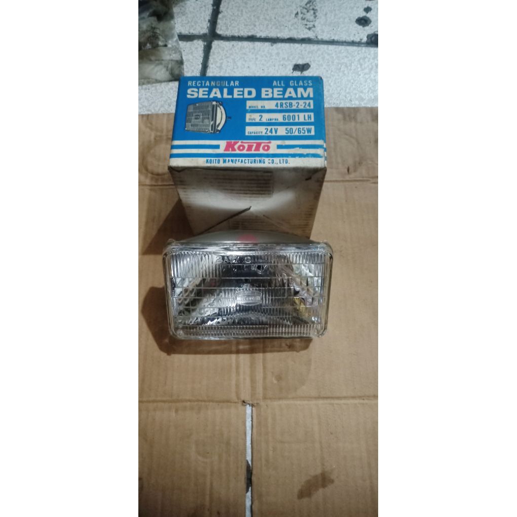 Lampu Depan Sealed Beam Kotak Nissan / Hino 24V ( Koito Orginal )
