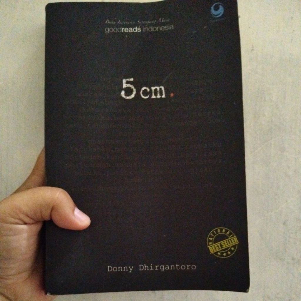 novel 5 cm karya donny dhirgantoro