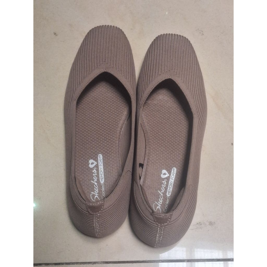 Preloved Sepatu Skecher