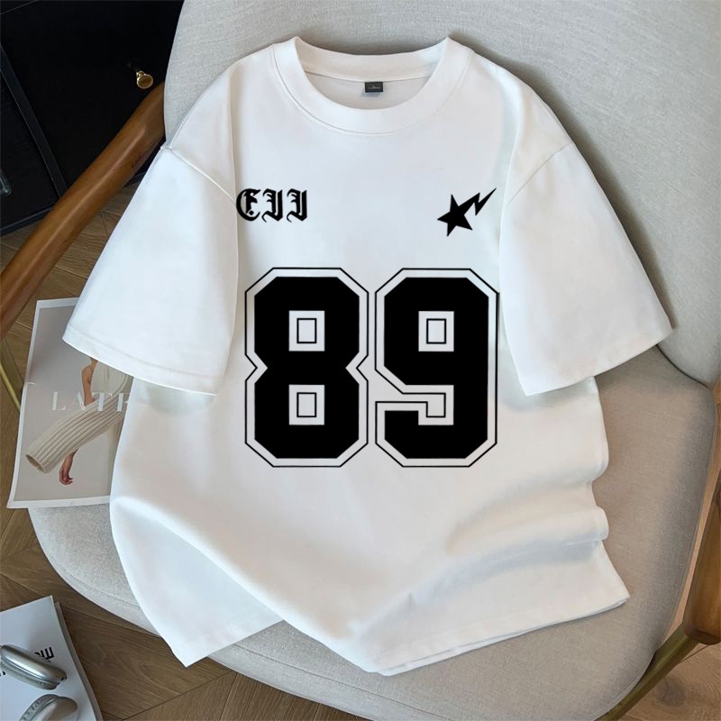 Gaya Amerika Motif Angka 89 Kaos Oversize Wanita - Bahan Katun Adem, Desain Unisex, Nyaman Dipakai 3