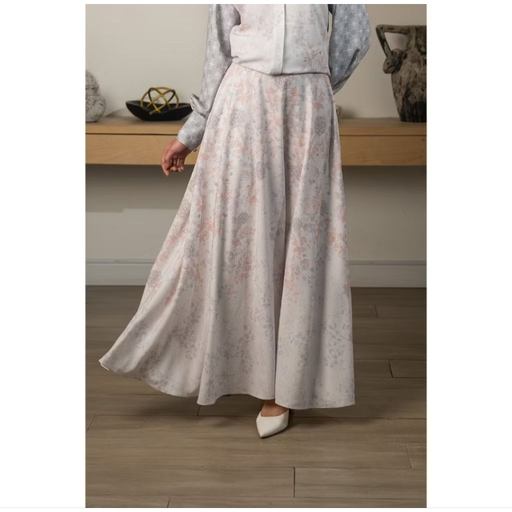 WEARING KLAMBY SIARA SKIRT