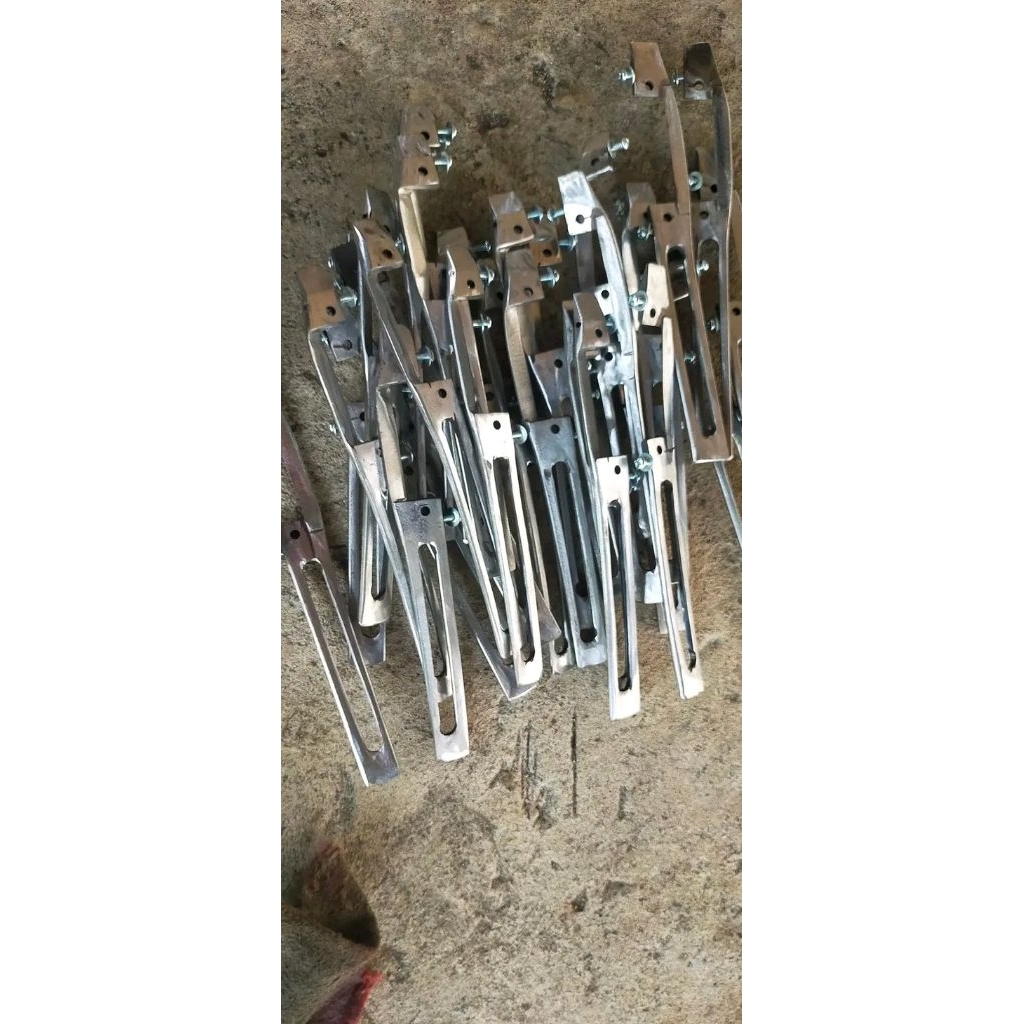 Pisau kupas kulit ari kelapa