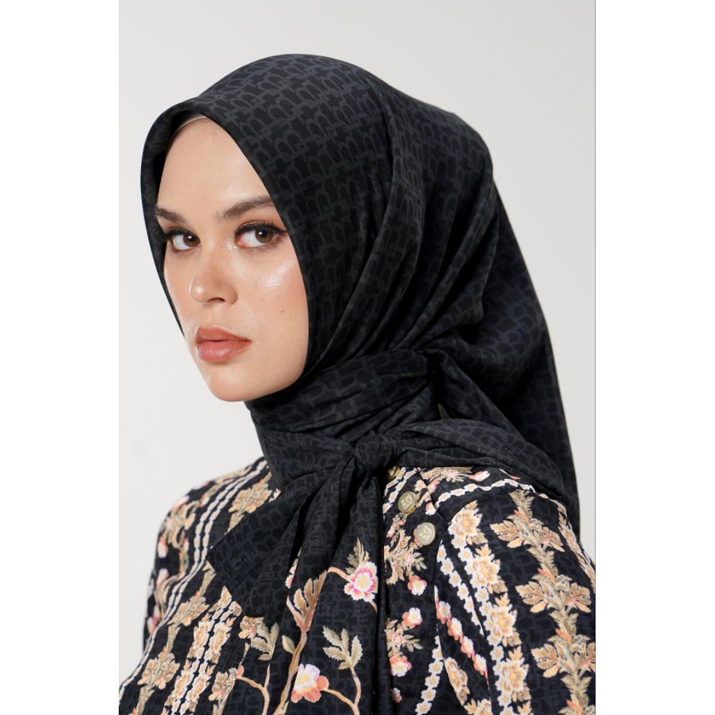 BENANG JARUM - Signature monogram scarf