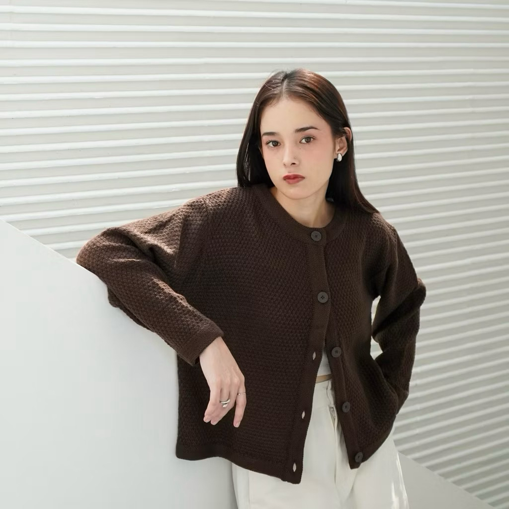 Preloved Revis Cropped Cardy by Shopinkae | Cardigan Crop I Cardigan Rajut I Atasan Wanita I Outer R