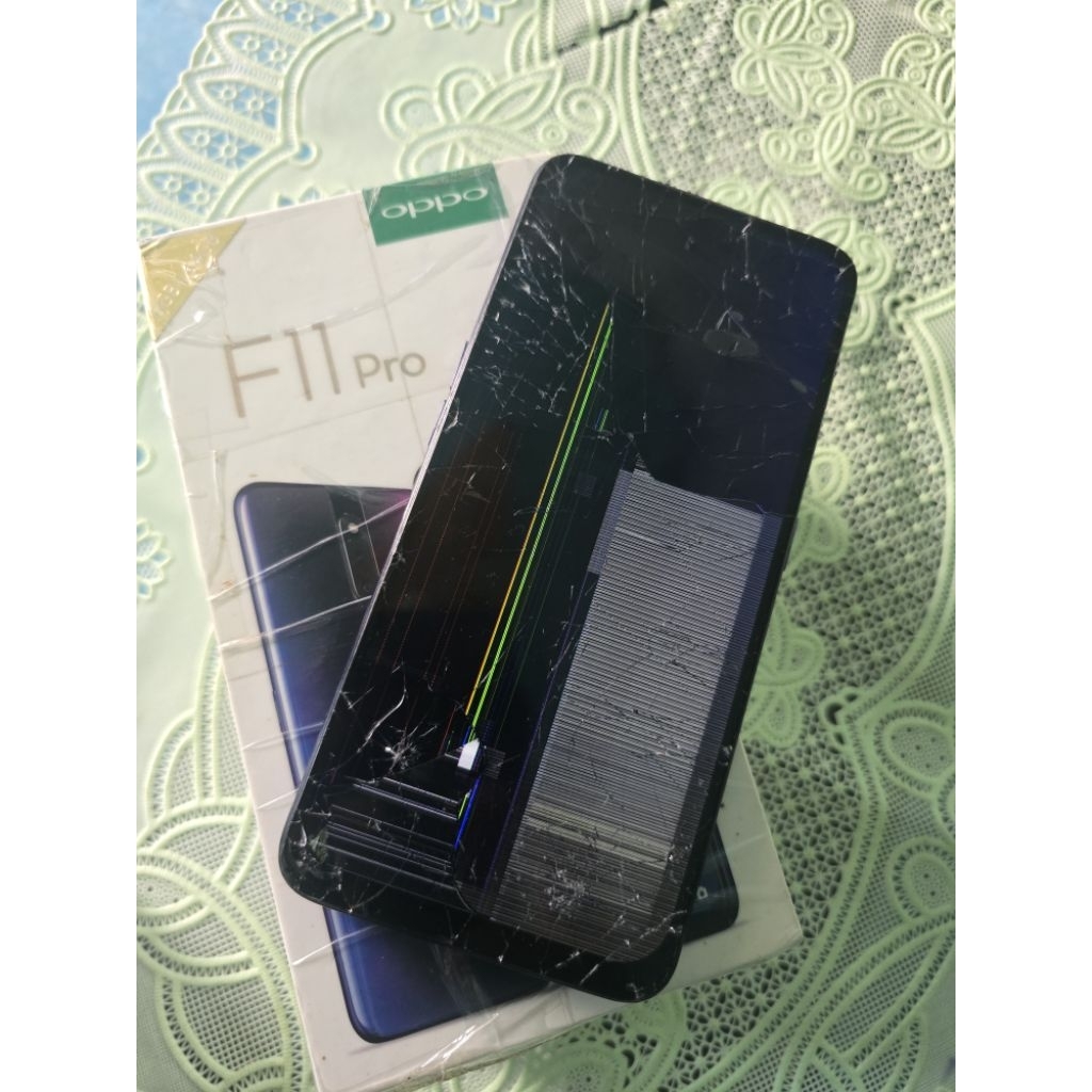 oppo f11 pro ram 6 64 hp kotak minus lcd fisik seperti di foto mesin segel