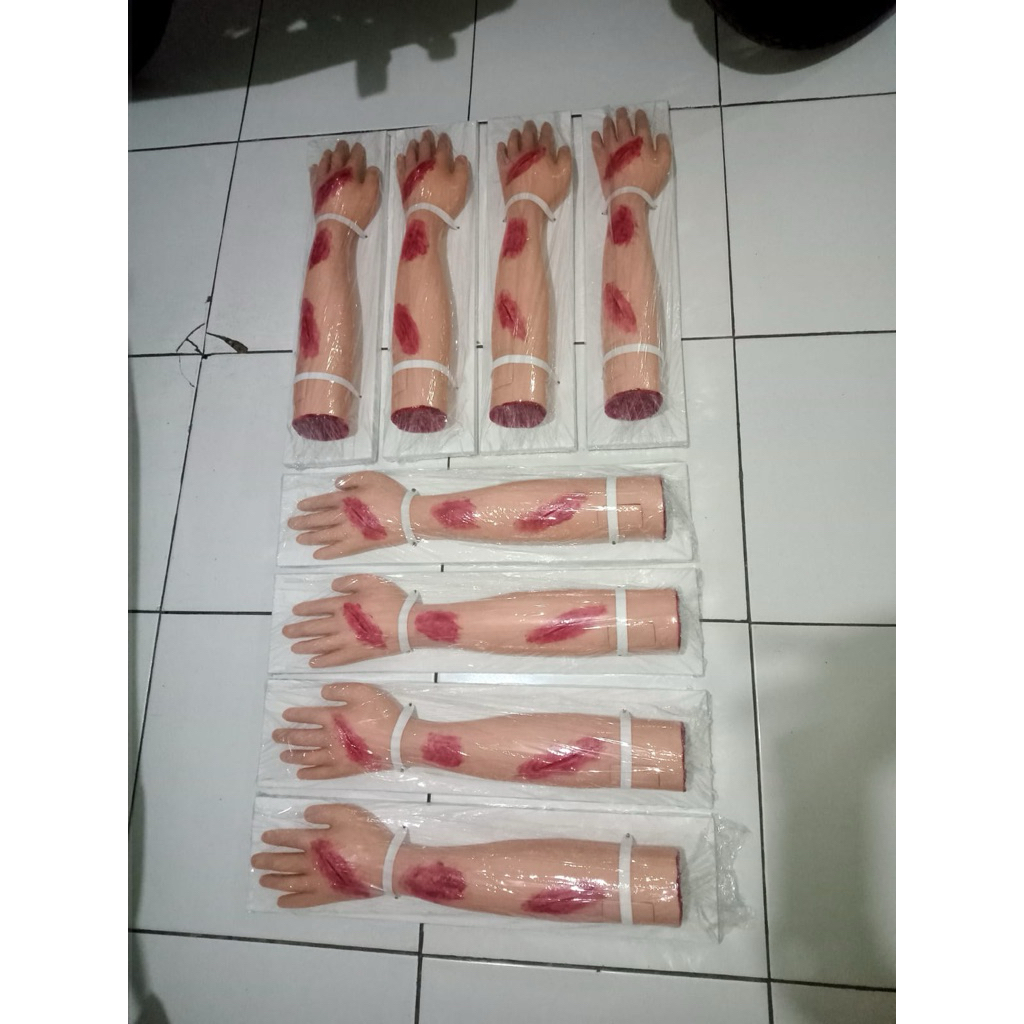 PHANTOM/MANEKIN TANGAN LUKA