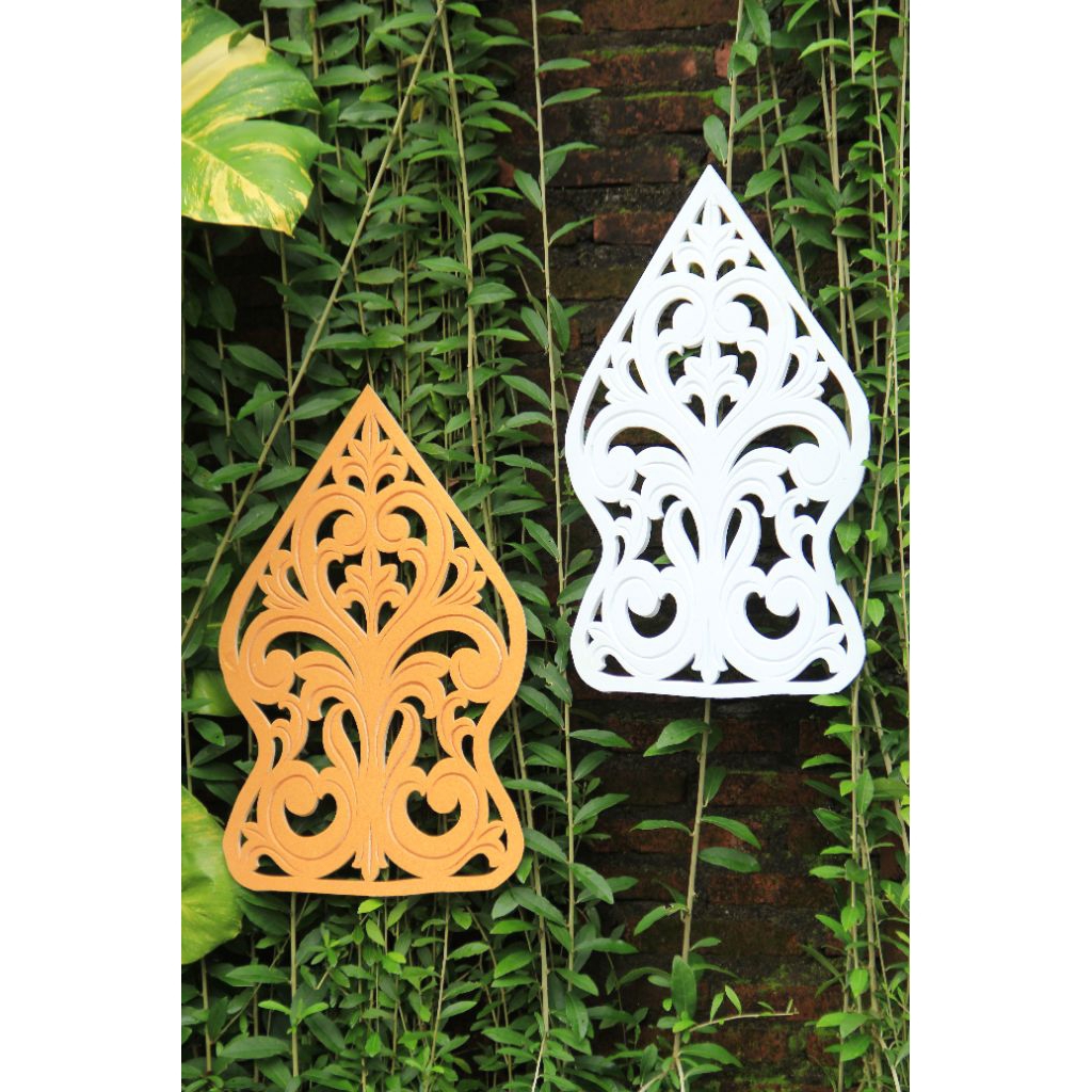 GUNUNGAN WAYANG UKIR BAHAN SPON KARET EVA/ATI TINGGI 60CM LEBAR 40CM WARNA EMAS DAN PUTIH FOR DEKORA