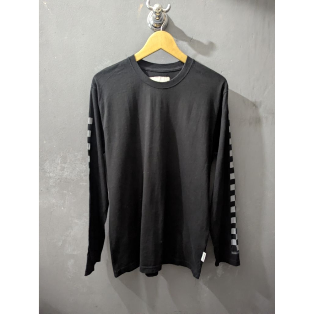 Kaos Thisisneverthat original size M fit L Longsleeve