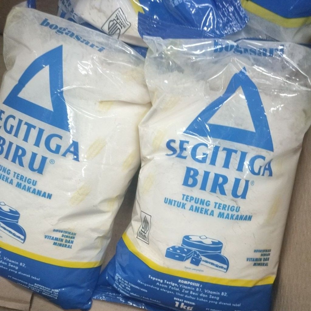 tepung segitiga biru 1 kg/dus