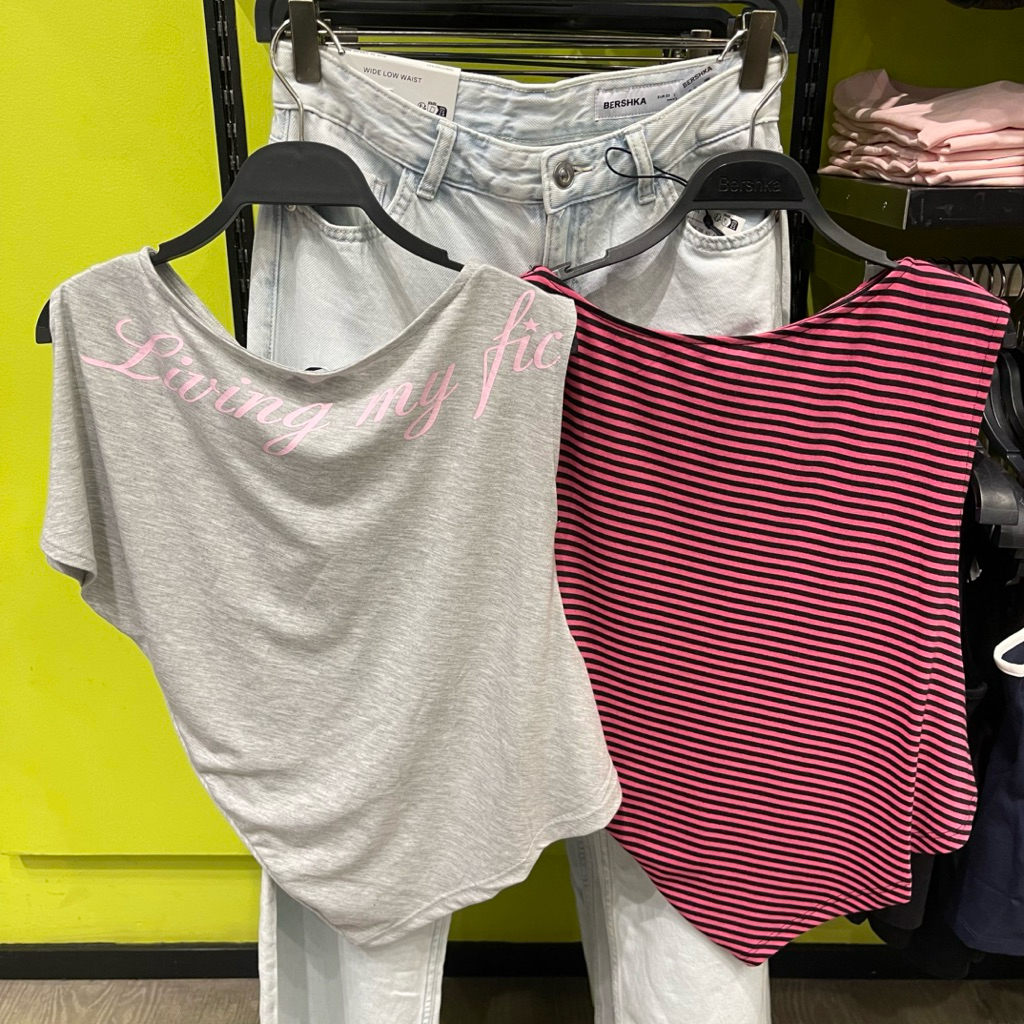 Kaus T-shirt BERSHKA Women Jastip (jasa titip)