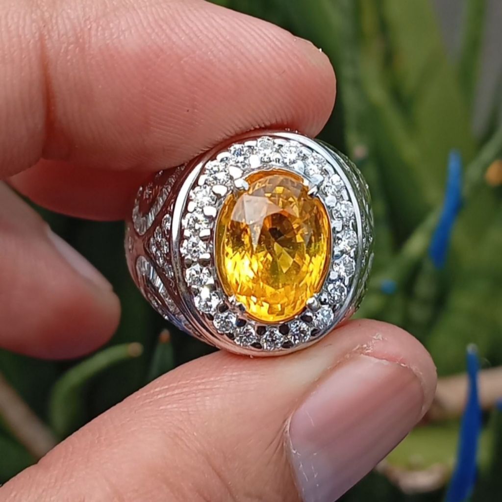 Natural Yellow Sapphire Sri Lanka 4.84 ct memo GRI ring GD