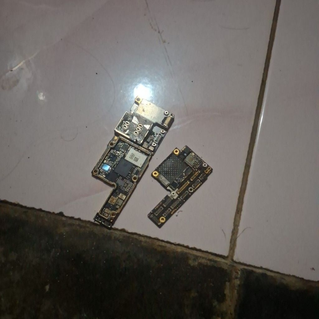 mesin iphone xs max bahan