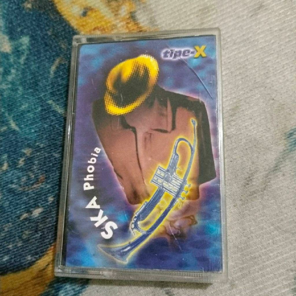 kaset pita tipe-x ska phobia